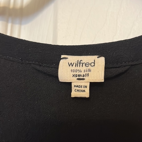 Wilfred 100% silk black top - Picture 2 of 5